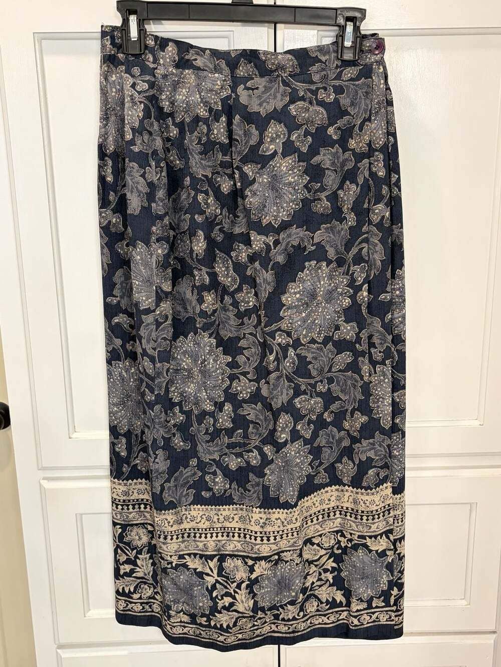 Jones New York 100% Silk Floral Border Hem Pencil Skirt Size 6 Navy Blue
